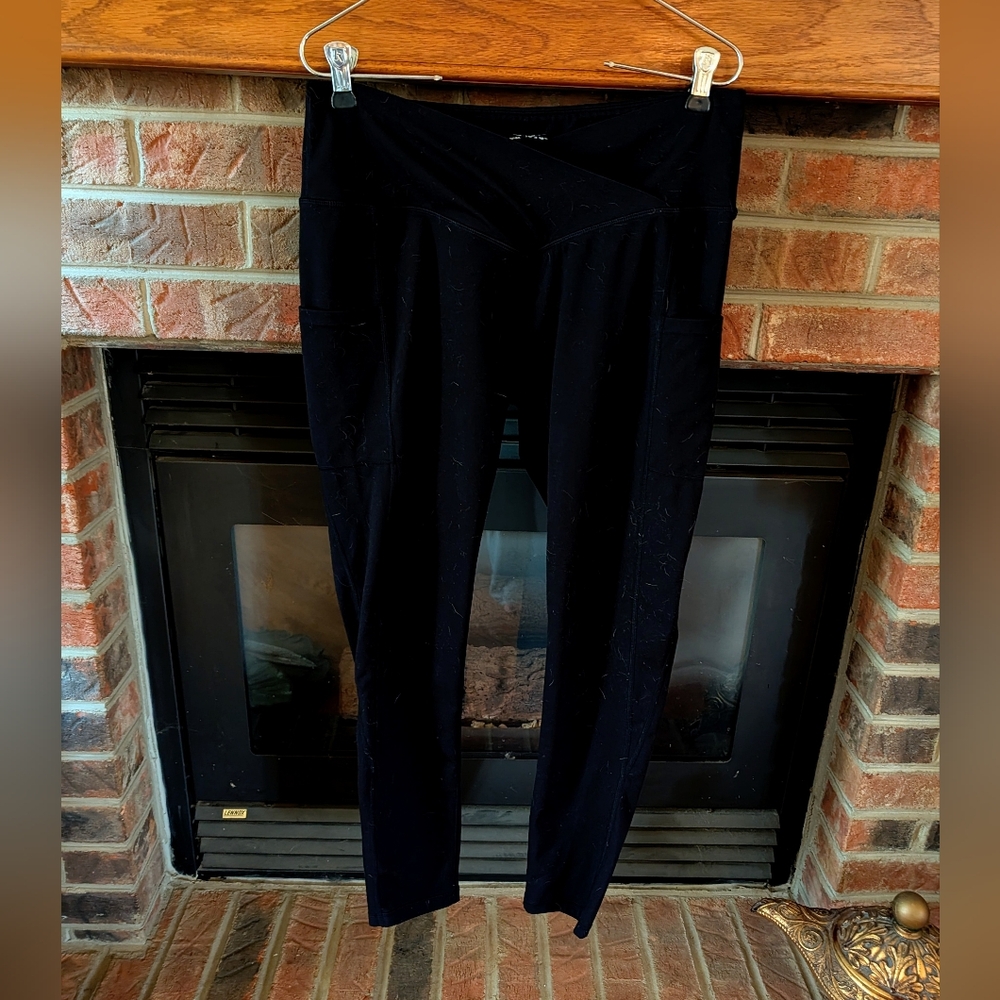 Along Fit Crossover Black Leggings With Side Phone Pocket Size L